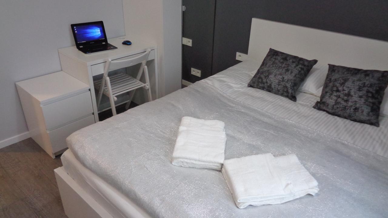 Pokoje Zachodnia 2F Apartman Białystok Kültér fotó