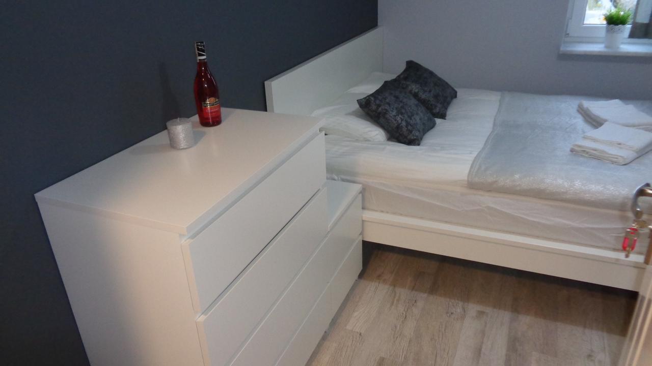 Pokoje Zachodnia 2F Apartman Białystok Kültér fotó