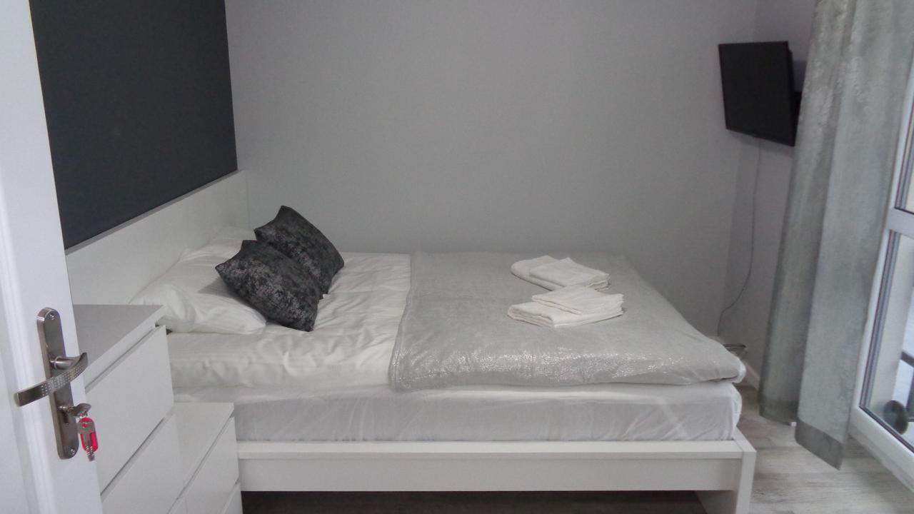 Pokoje Zachodnia 2F Apartman Białystok Kültér fotó